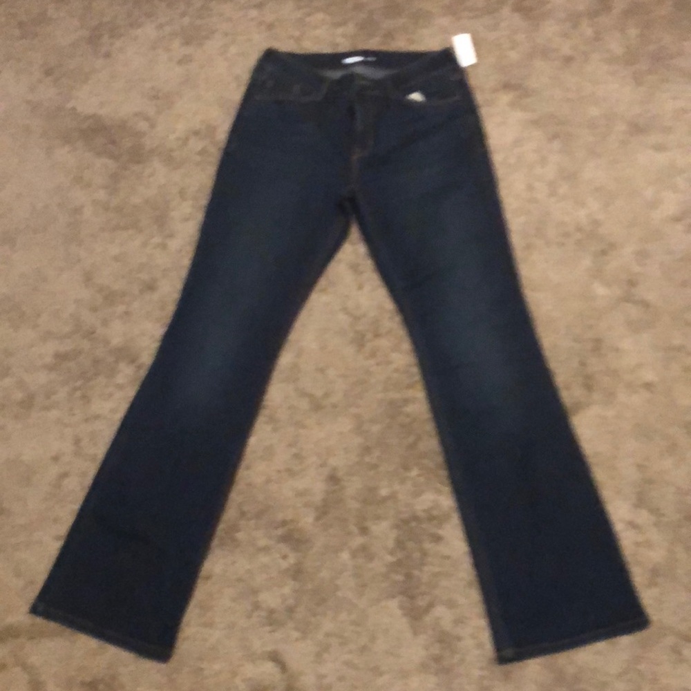 Old Navy dark blue jean.  Size 8 with tags. Boot cut.